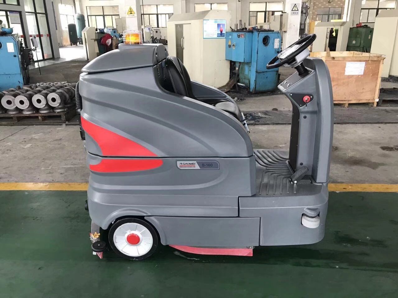 上網(wǎng)采購(gòu)駕駛式洗地機(jī)，除了價(jià)格還要了解什么？